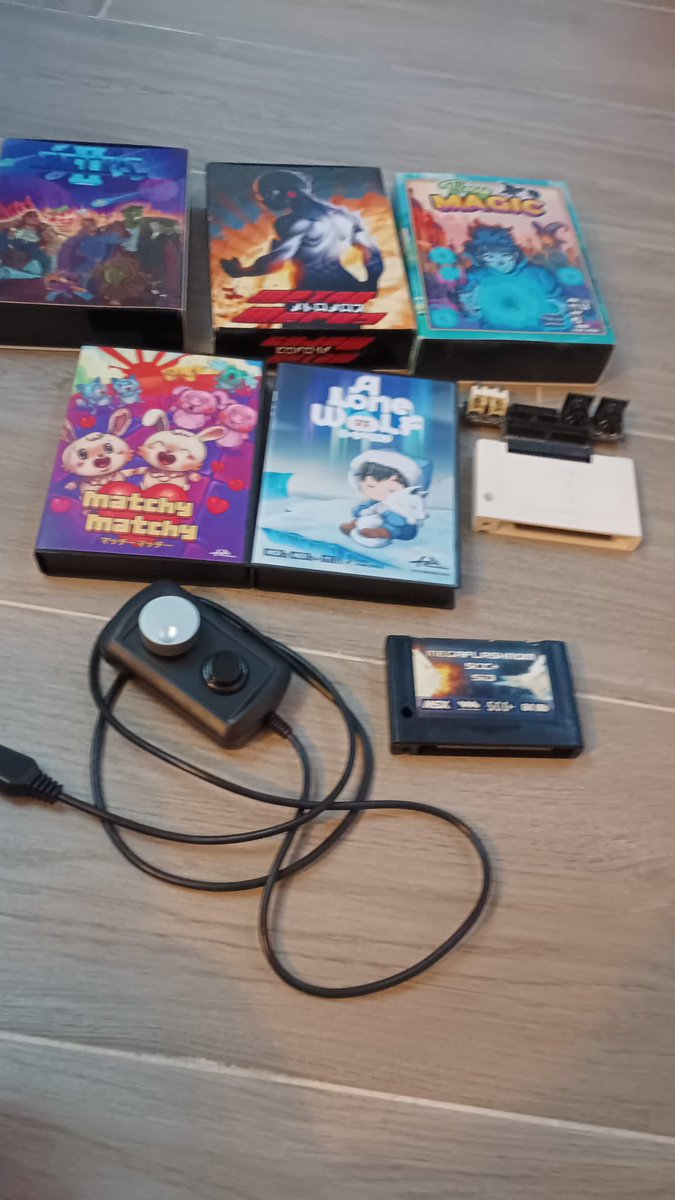 Éxito absoluto ayer en la primera RUMsx en Cambrils, el local se hizo pequeño solo empezar y por supuesto no faltaron ni amigos ni una buena caza de cachivaches MSX.
La próxima MÁS !!!