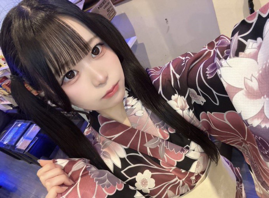 maid_roid's tweet photo. 15時オープンです！

りう♡15-21 @Riu_maidroid 
らら♡15-21 @rara_maidroid 
ぶろっさむ♡17-23 @buro_maid 
ぎる♡17-23 @guilty_maidroid 
ねね♡18-23 @nene_maidroid 

#名古屋 #コンカフェ #コンセプトカフェ https://t.co/HlgVUj4auR