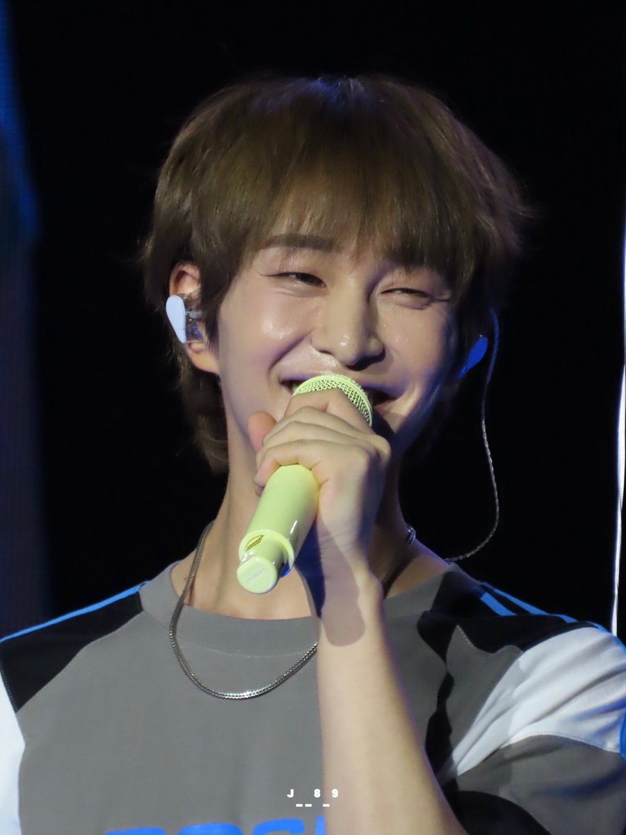 J__8_9's tweet photo. 250803 ONEW THE LIVE : PERCENT (%)
sound check

부힛부힛 🤭

#온유 #ONEW 
#ONEWTHELIVE #PERCENT
#ONEW_THE_LIVE_PERCENT https://t.co/Tbn5PzTZ14