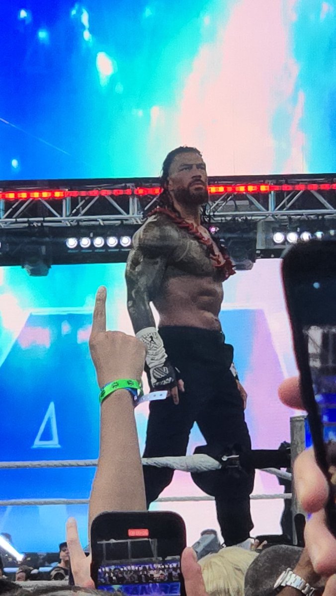 Jess_02_'s tweet photo. Summerslam https://t.co/hjnzADUnSY