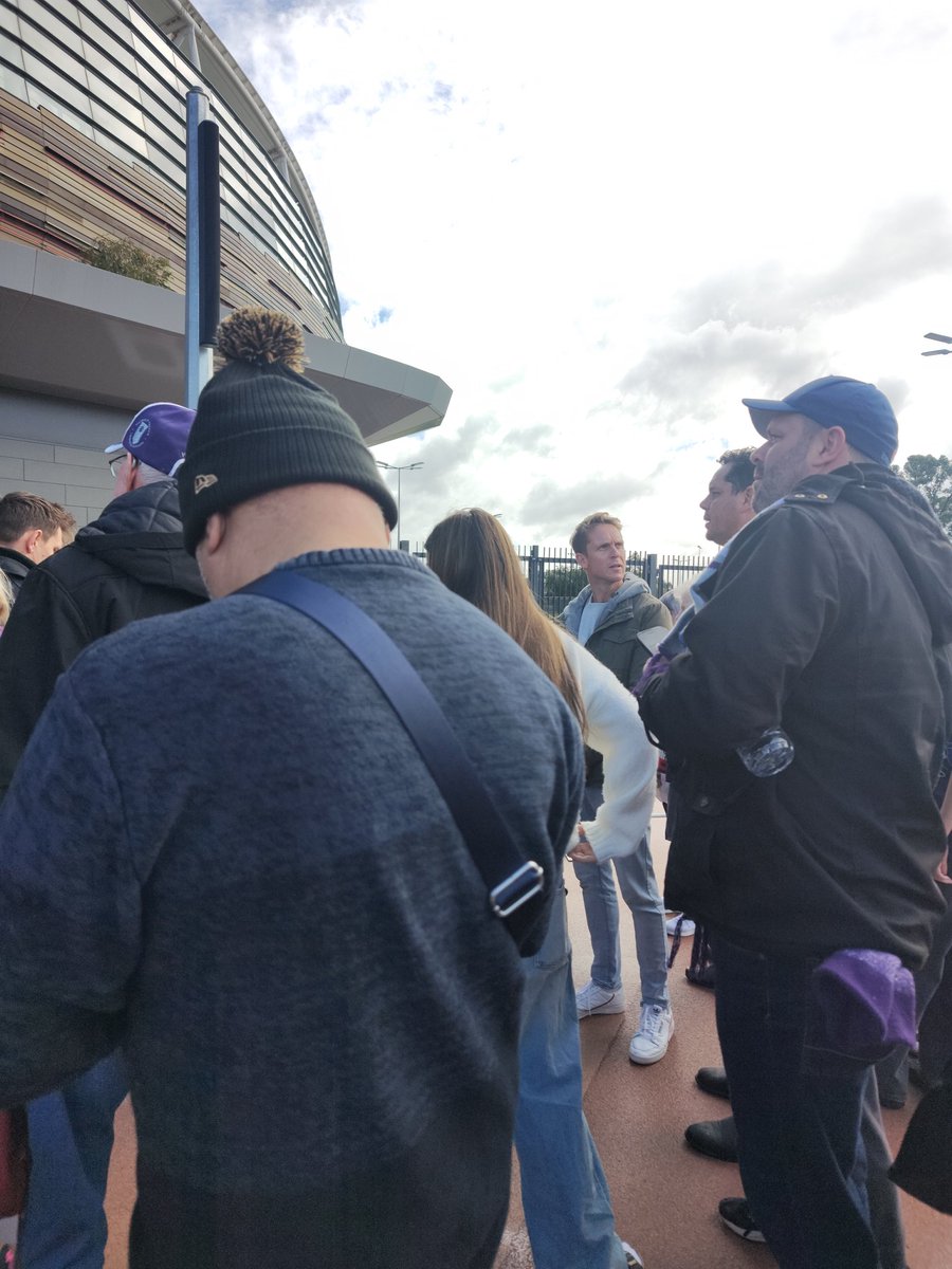 sorcy79au's tweet photo. Stood in line near Clancee, Groves, Johnno and Toia to get into the ground this arvo! π€©π€©π€©
@freodockers #foreverfreo #RetroRound https://t.co/xN2dpRyonx