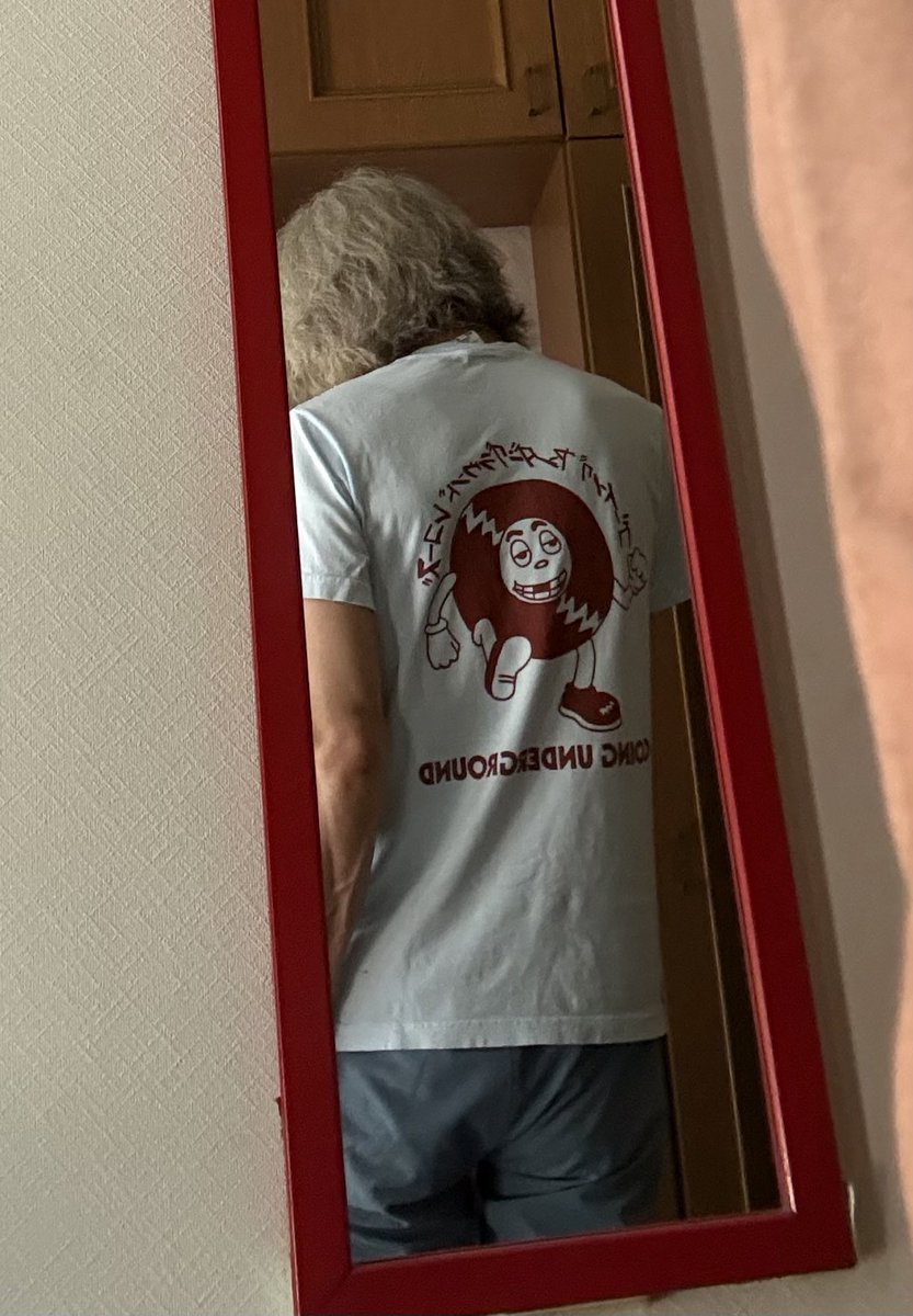The smog次のライブは9/27,28にオーストラリアのZerodentのサポートで大阪と京都2daysです！
5thシングルとgoing undergroundとのコラボTも持って行きまーす！
よろしくお願いします⚡️⚡️⚡️