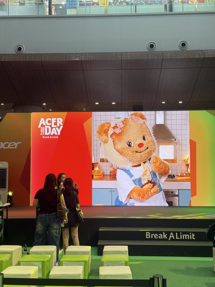 Shinzpa's tweet photo. 💚💚

#AcerDay2025
#BreakALimit 
#AcerxPROXIE https://t.co/xqE967isHO