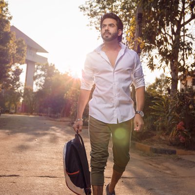 actoraryan_'s tweet photo. #NewProfilePic https://t.co/PTlkp33YAW