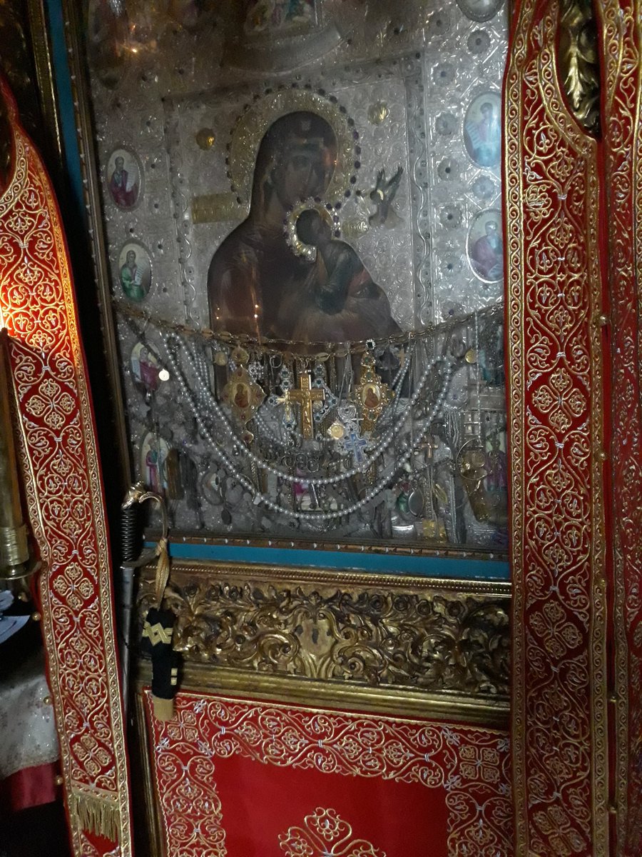 Παναγια η Φοβερα Προστασια! Η εικονα θησαυριζεται στην Ιερα Μονη Κουτλουμουσιου στο Αγιον Ορος!