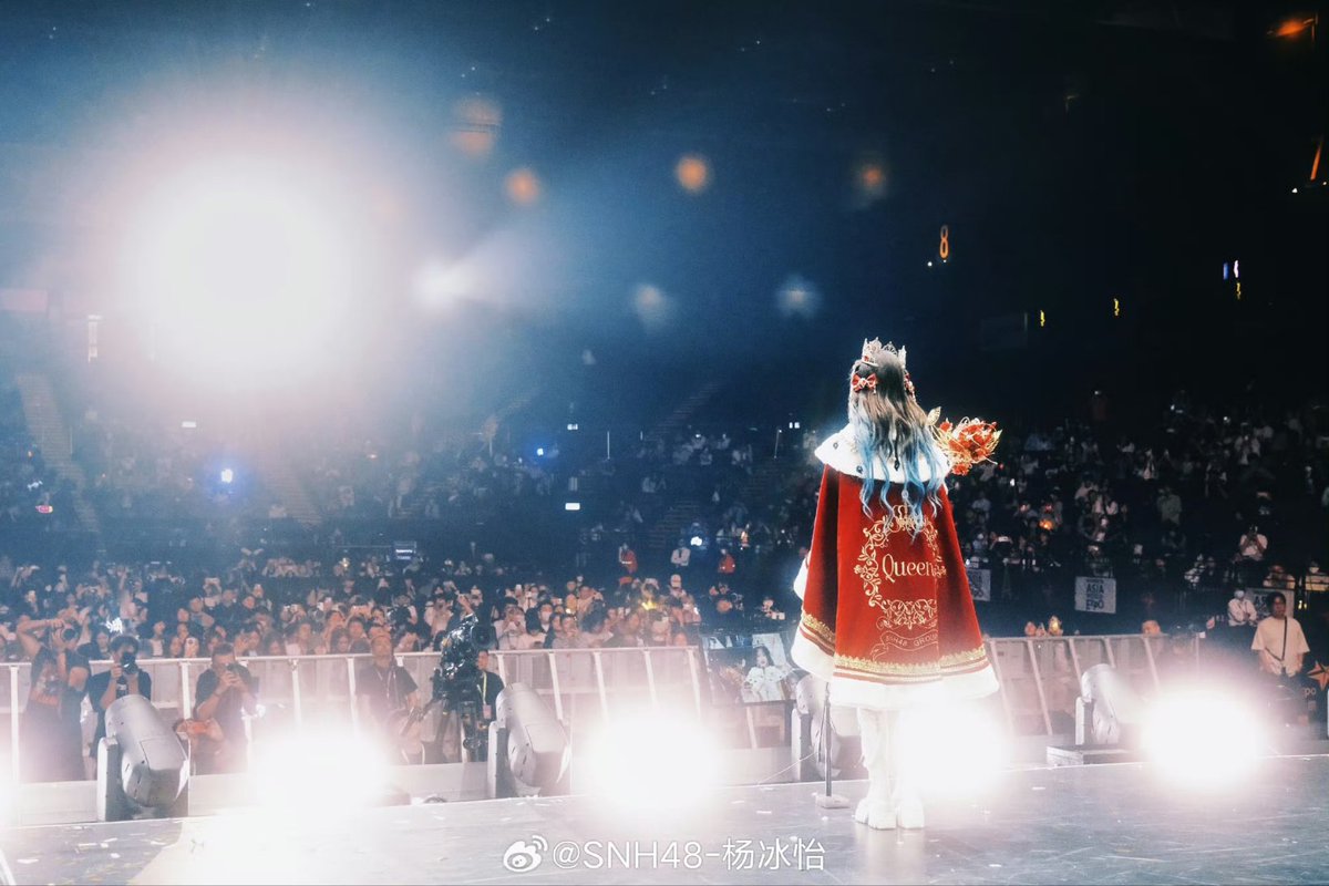 ultyby's tweet photo. 250802, yby's weibo update 🤍
"HAKUNAMATATA 💛
'my goal this year is to be number one in the snh48 group.' 
we did it!☝️" 
#yangbingyi https://t.co/9DThcx00xr