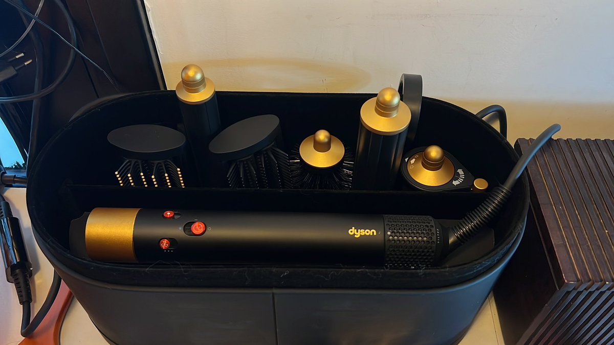 Ebru Umar tweet media