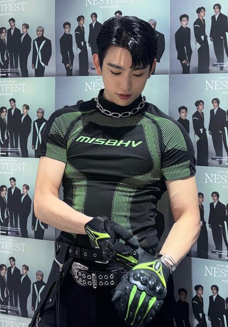 softnyeongie's tweet photo. this jinyoung is for the history books https://t.co/nC6R7RePGT
