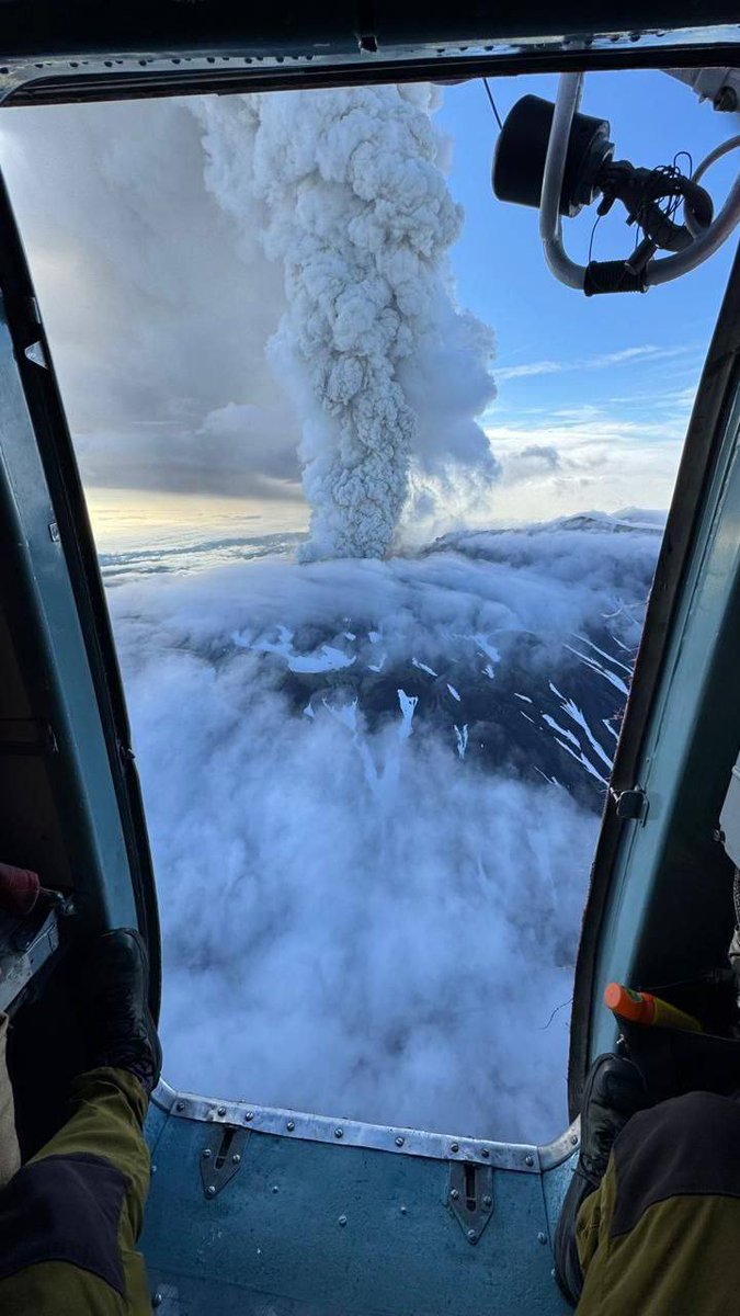 news_az's tweet image. 🌋The first eruption of the #Krasheninnikov volcano in the entire history of observations has been recorded in #Kamchatka.

According to scientists, the #volcano's previous activity occurred approximately 500 years ago.