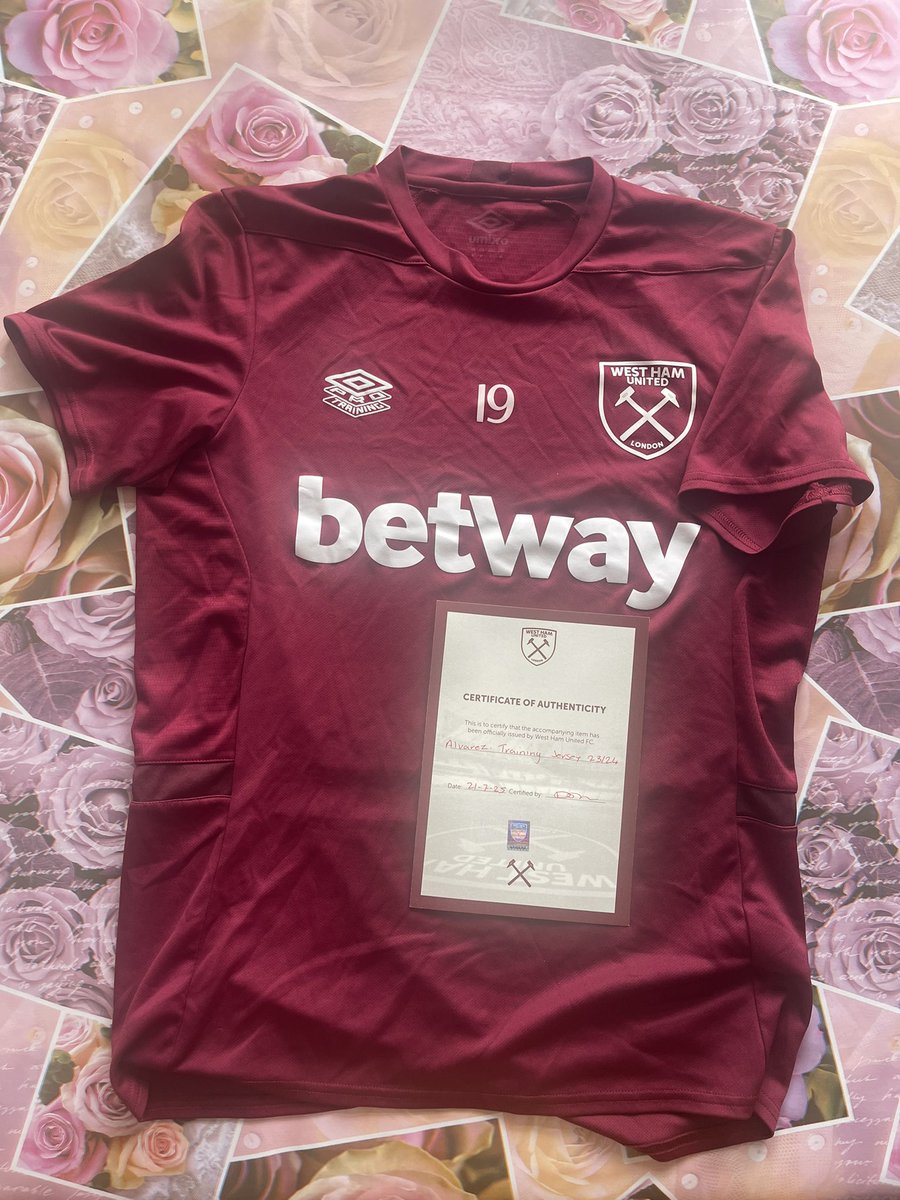 gantshillhammer's tweet photo. #WestHam #Alvarez #ElMachin 23/24 used training jersey with club issued Certificate of Authenticity distinct from replica training kit as has squad number 19 c photo
must b sold per the current Mrs GHH 2 finance handbag purchase 😘
£35 inc postage DM any ?s or if u want https://t.co/KzyBIBQzex