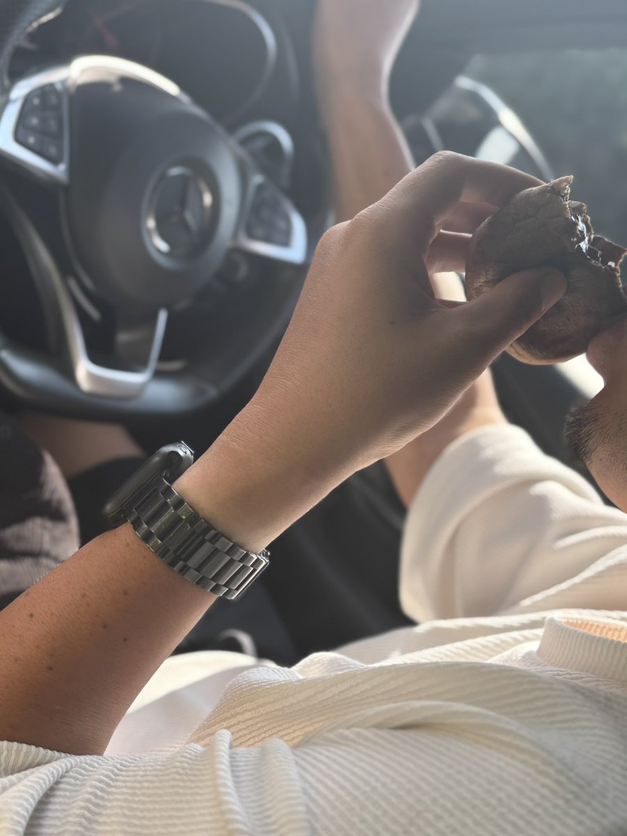 ぷにちゃんとランチ♪
楽しくてあっとゆーまでした🥰
帰りは社長がお迎えに来てくれて、
お土産のシュークリームは仲良く2人でいただきました♡
ご馳走様でした！！

<a href="/puni_puniko_1/">ぷにこ🫧</a> 
<a href="/eroshacho0000/">エロ👅社長</a>