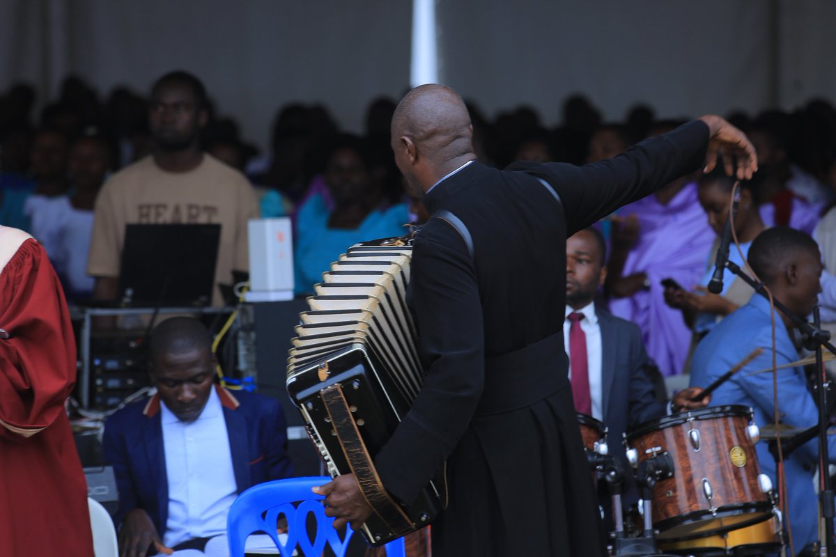 coufamilytv's tweet photo. With powerful voices and heartfelt praise, the Masindi-Kitara Choir is lifting the atmosphere at St. Matthew’s Cathedral.
What a glorious sound as we celebrate this historic consecration day.
Truly, the joy of the Lord is our strength.
#updates #EnrichingLives #BishopConsecration #MasindiKitaraDiocese
