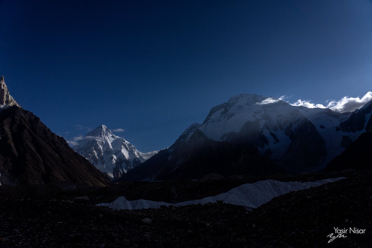 yasirnisar's tweet photo. From the abode of mountain Gods, the mighty K2 and towering peaks of Karakorams. 

Some places challenge your courage while others your curiosity, K2 did both!! 

#Gilgitbaltistan #ExplorePakistan #Pakistan https://t.co/JIyxopBMra