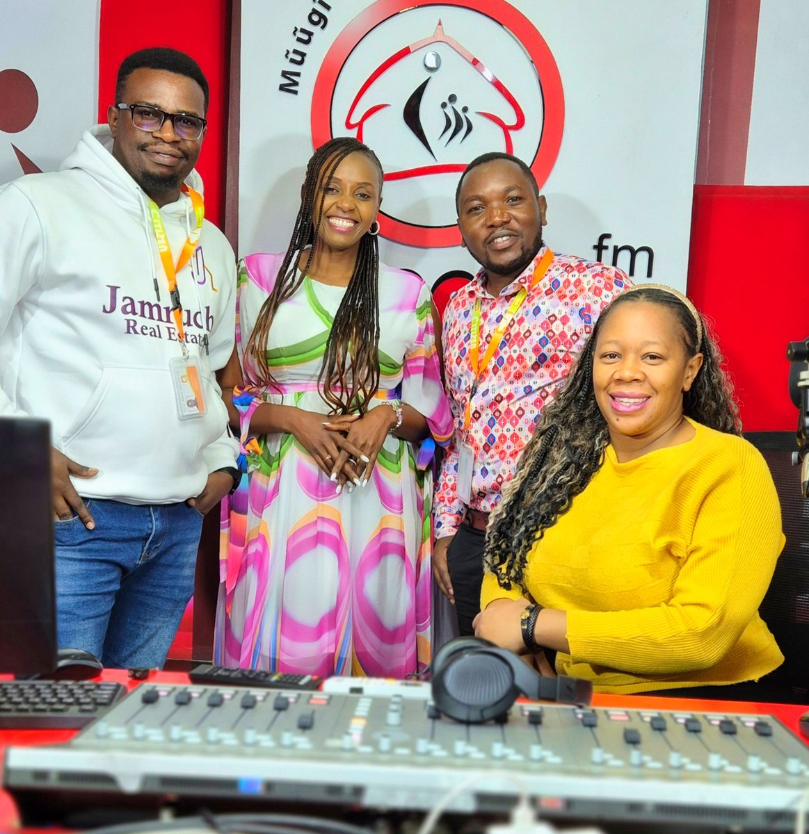 Bwana Asifiweeee, 
Ni ihinda ringi riega ria kugooca na gùthathaiya Ngai witu tabarira-ini ya Praise and worship tugiterebwo ni Wanjiru wa Fausto. 
John praise waweru Teacher Beatrice  Josphat Macharia - kwa iburahimu 
#praiseandworshipteam #InooroFm