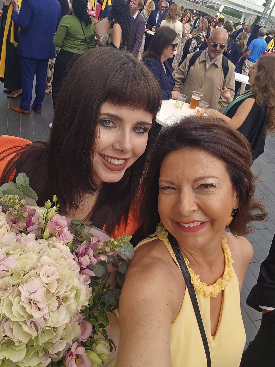 KORINAPATELI's tweet photo. Proud of my daughter - #Biomedicalscience graduate with honours @KingsCollegeLon, now researching #functionalgenetics at the @roslininstitute @uniofedinburgh. Passionate, curious and making a difference. Love you 😍 https://t.co/vCx4HK5UOj