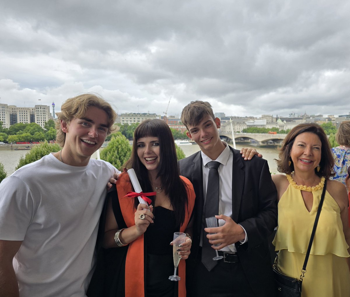 KORINAPATELI's tweet photo. Proud of my daughter - #Biomedicalscience graduate with honours @KingsCollegeLon, now researching #functionalgenetics at the @roslininstitute @uniofedinburgh. Passionate, curious and making a difference. Love you 😍 https://t.co/vCx4HK5UOj