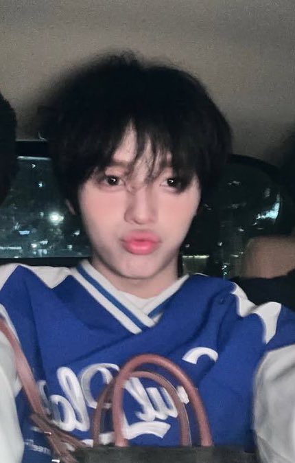 pinwi22's tweet photo. 내 진위님 쿨톤이 분명함.. https://t.co/dOhpBdx49X