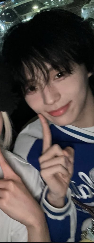 pinwi22's tweet photo. 내 진위님 쿨톤이 분명함.. https://t.co/dOhpBdx49X