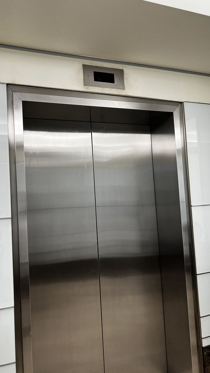iamashraf's tweet photo. For the love of God, @SuriaKLCCMall, please fix your elevator screens. My dim future is brighter than this. https://t.co/uqE67yEo5n