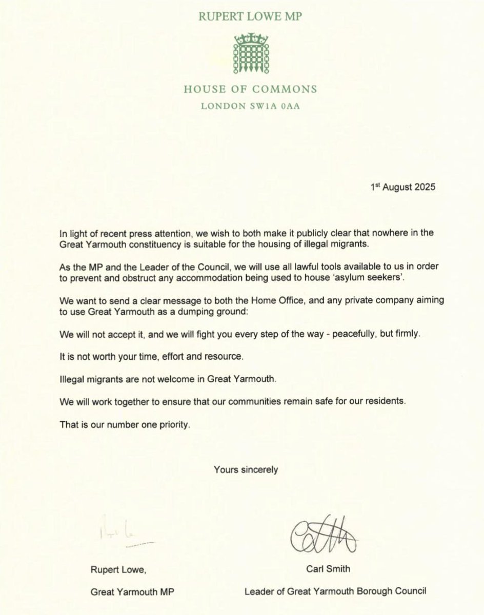RupertLowe10's tweet photo. I want to publicly thank Great Yarmouth Borough Council - we've had our differences, but our statement released this week is unique.

Unambiguous, unapologetic, uncomplicated.

Illegal migrants are not welcome in Great Yarmouth.

No ifs, no buts. Not welcome - don't try. https://t.co/o7zaCNQwiP