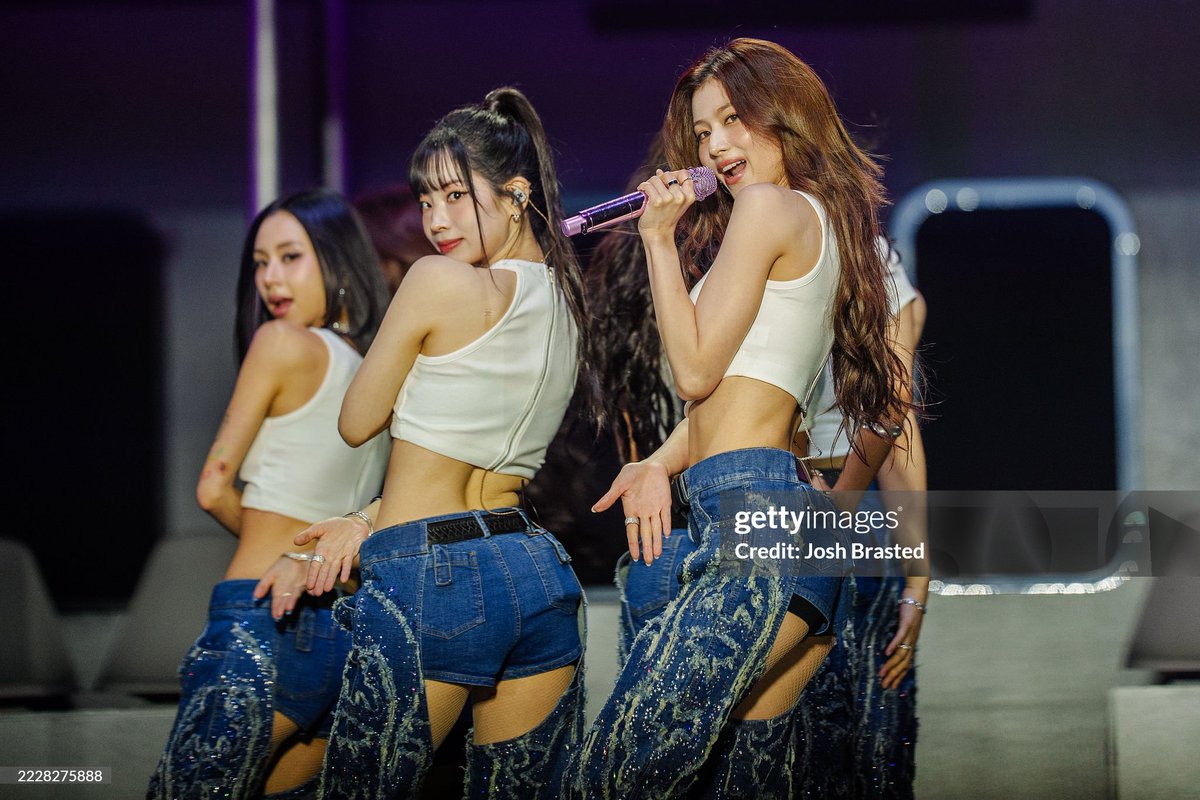 dahyuntonin's tweet photo. CHECK THE GETTY https://t.co/mII48wLud6