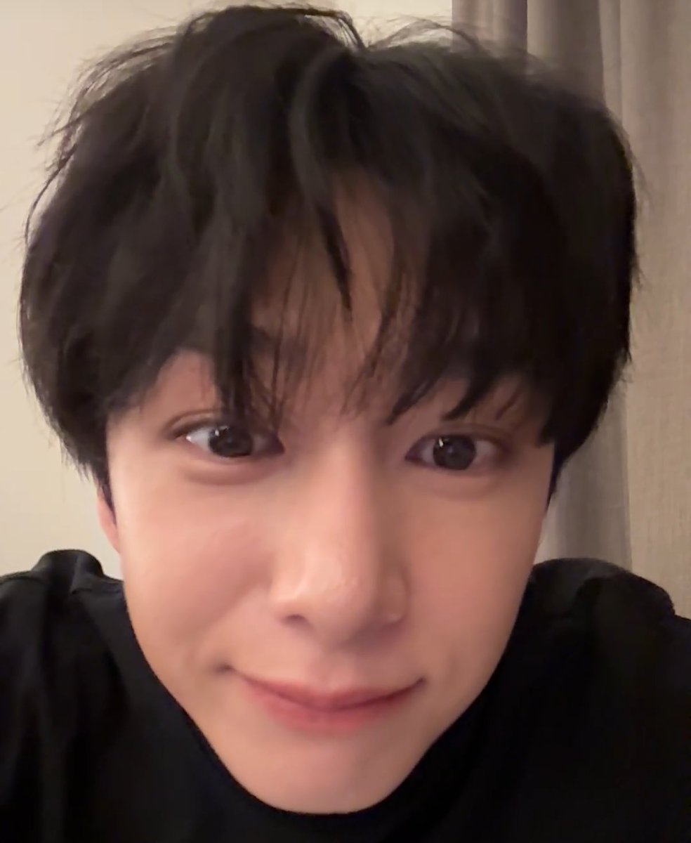 9yeolcha4's tweet photo. 오늘도 펫캠에 들이대는 고영희 구도 나와서 좋았어요 https://t.co/jIpU9xN8qE