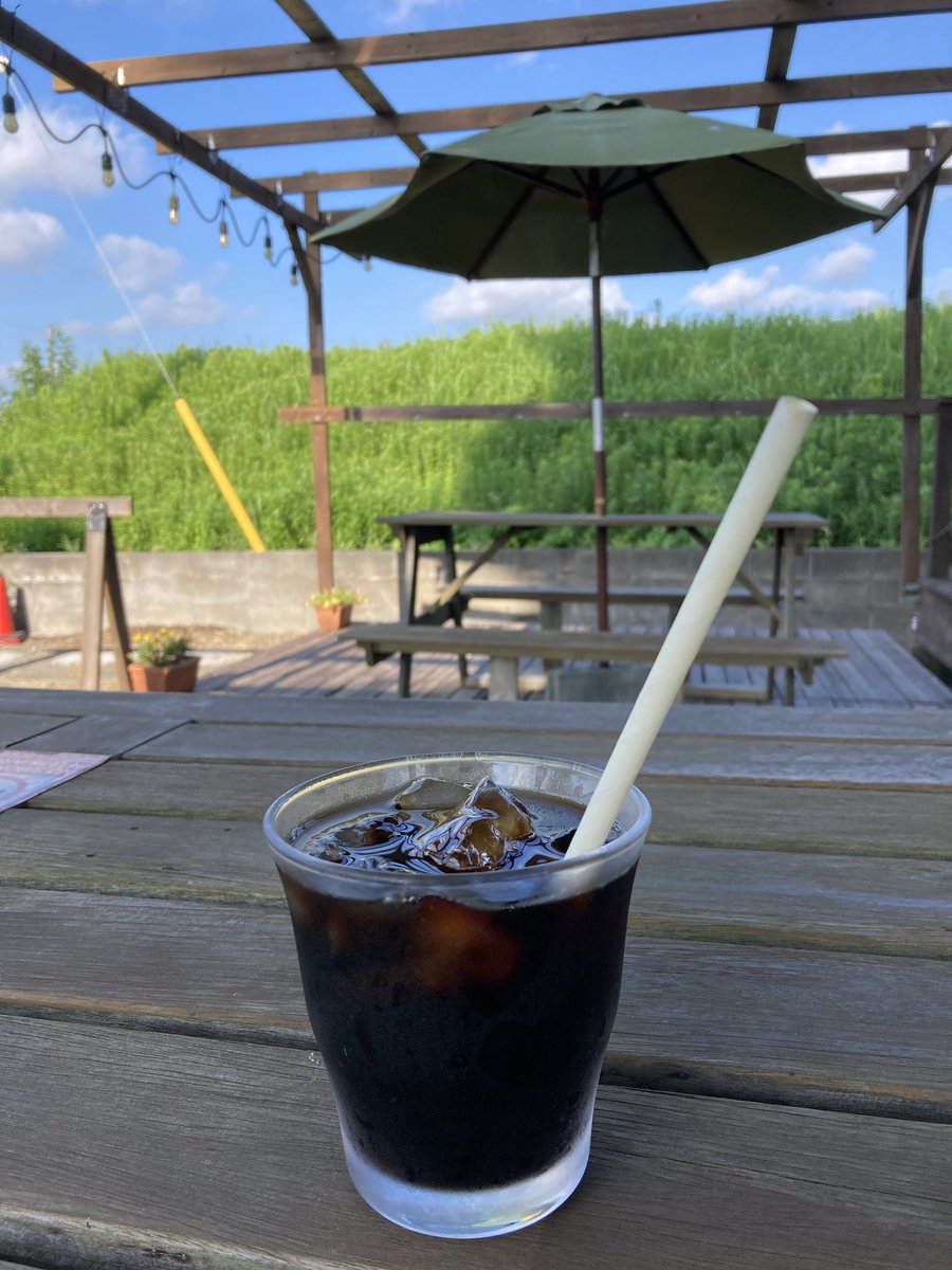 高滝湖畔の季珈琲でアイスコーヒー！
水辺のせいか涼しく感じる、風が気持ちいいね。
さ〜て、帰りますか。