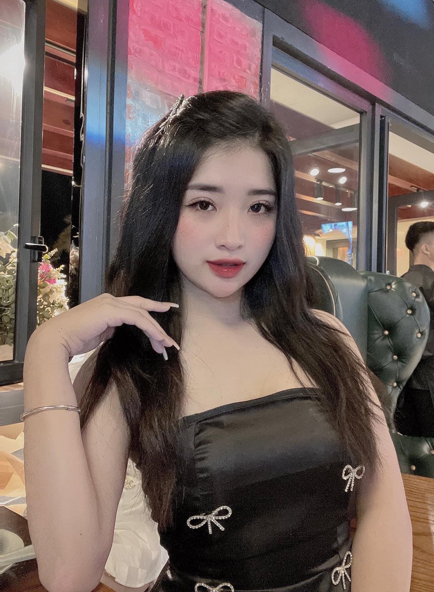 Không công khai không ồn ào
|