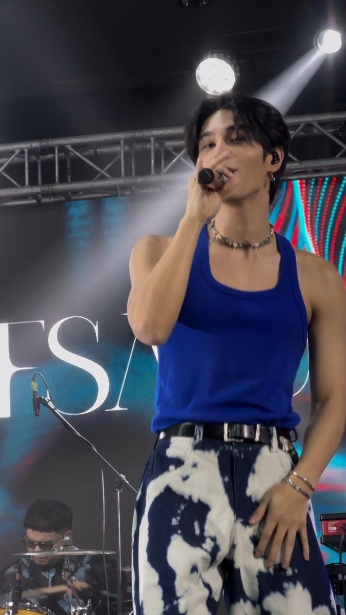 kittykhun27's tweet photo. อุ้ยมีคนมอง  ผู้บ่าวเจฟ  #jeffsatur https://t.co/pP0bKztYSe