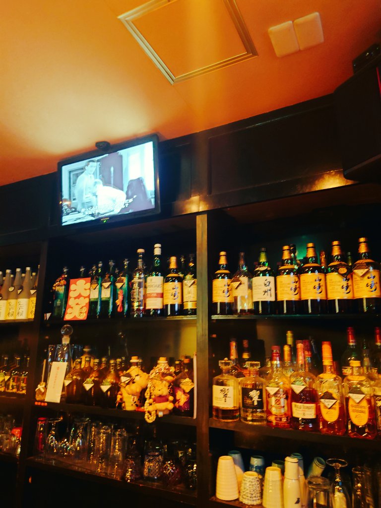 レッドドラゴンへデモリッションとアグロのツーマンへ
知った顔も多く安心安心♪
そのあと、あっこちゃんと酒津屋を追い出されるまでサシ飲み笑
ちょうどロカバーがオープンの時間だったので錦三たつおの店へ(2週連続笑)
すぐ帰るつもりがつい長居笑
昨日もノーストレスの大好きだらけでした。多謝