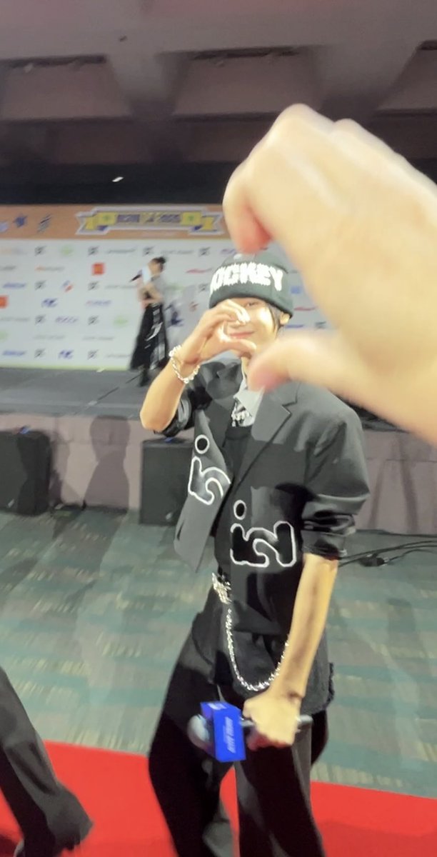 hezakiru's tweet photo. @IDID_starship BLOOMING IDID AT KCON LA
#LetsKCONwithIDID #IDIDatKCONLA
#IDID #아이딧 https://t.co/6kYg1F9pg4