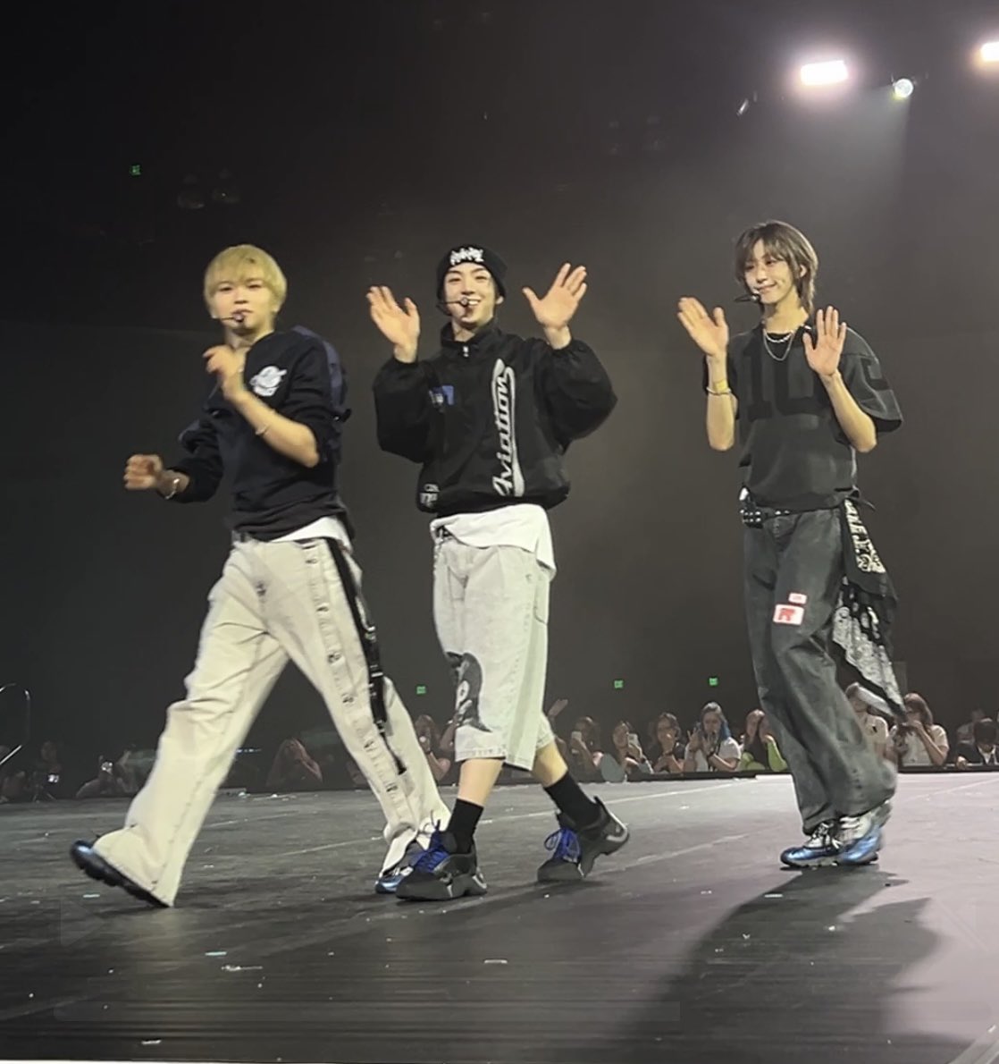 hezakiru's tweet photo. @IDID_starship BLOOMING IDID AT KCON LA
#LetsKCONwithIDID #IDIDatKCONLA
#IDID #아이딧 https://t.co/6kYg1F9pg4