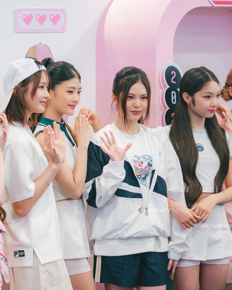 dreamcratemy's tweet photo. @official_KIIRAS @KIIRAS_member Tak boleh move on π₯Ή comel comel @official_KIIRAS
#WELCOMEHOME_LINGLING
#LINGLING_BALIKKAMPUNG
#KIIRASinMY #WELCOME_KIIRAS #FILALoveAll #FILASEA #FILAxKIIRAS #KIIRASinKL #ν€λΌμ€ https://t.co/AvISQpHMcI