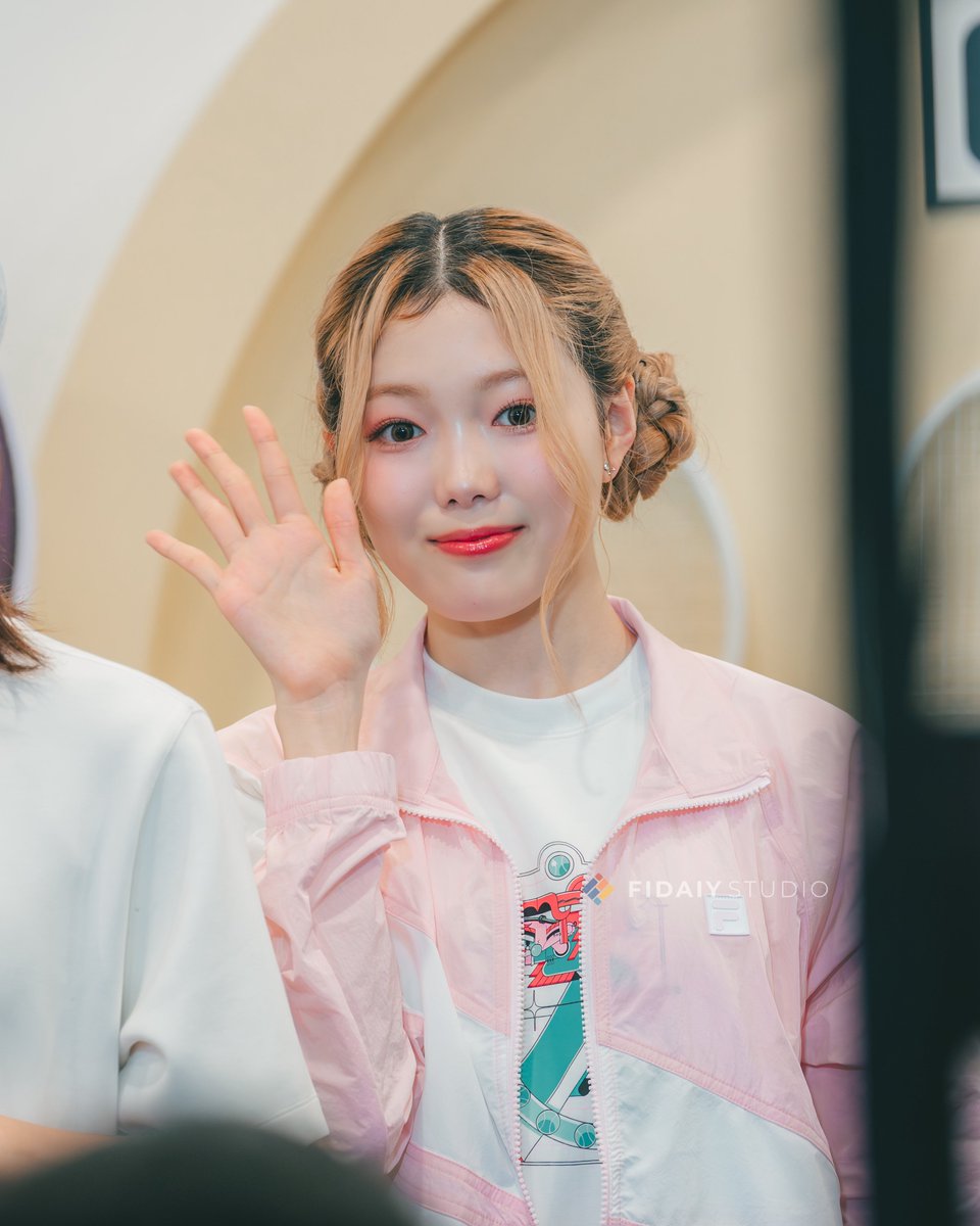 dreamcratemy's tweet photo. @official_KIIRAS @KIIRAS_member Tak boleh move on π₯Ή comel comel @official_KIIRAS
#WELCOMEHOME_LINGLING
#LINGLING_BALIKKAMPUNG
#KIIRASinMY #WELCOME_KIIRAS #FILALoveAll #FILASEA #FILAxKIIRAS #KIIRASinKL #ν€λΌμ€ https://t.co/AvISQpHMcI