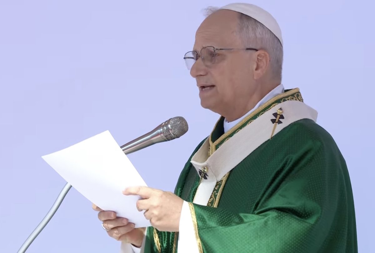 «Queridos jóvenes: aspirad a cosas grandes, a la santidad, allí donde estén. No os conforméis con menos. Entonces veréis crecer cada día la luz del Evangelio en vosotros mismos y a vuestro alrededor».
León XIV #JubileodelosJovenes #jubileeofyouth