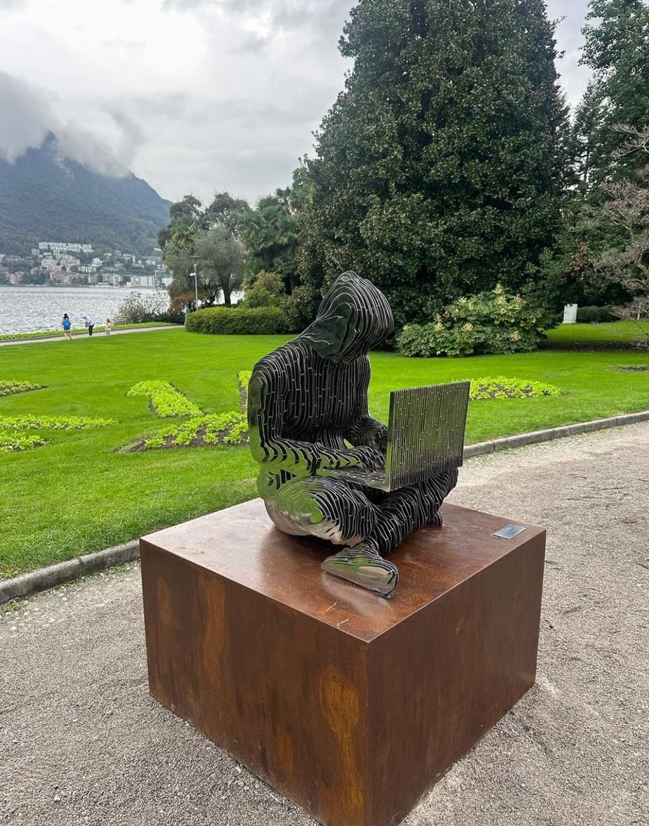 中本聪半夜自己走了，他看不下去了，去取钱包砸盘了