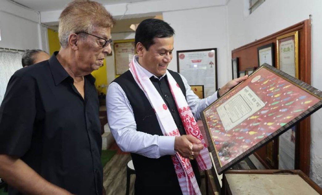 PIB In Meghalaya (@pibshillong) on Twitter photo Union Minister <a href="/sarbanandsonwal/">Sarbananda Sonowal</a> visited Assamese singer and former #AllIndiaRadio (AIR) announcer Syed Sadullah at his residence in Dibrugarh. The visit was to inquire about Syed Sadullah’s health following a recent illness
Read here: pib.gov.in/PressReleasePa……
<a href="/shipmin_india/">Ministry of Ports, Shipping and Waterways</a> Union Minister <a href="/sarbanandsonwal/">Sarbananda Sonowal</a> visited Assamese singer and former #AllIndiaRadio (AIR) announcer Syed Sadullah at his residence in Dibrugarh. The visit was to inquire about Syed Sadullah’s health following a recent illness
Read here: pib.gov.in/PressReleasePa……
<a href="/shipmin_india/">Ministry of Ports, Shipping and Waterways</a>