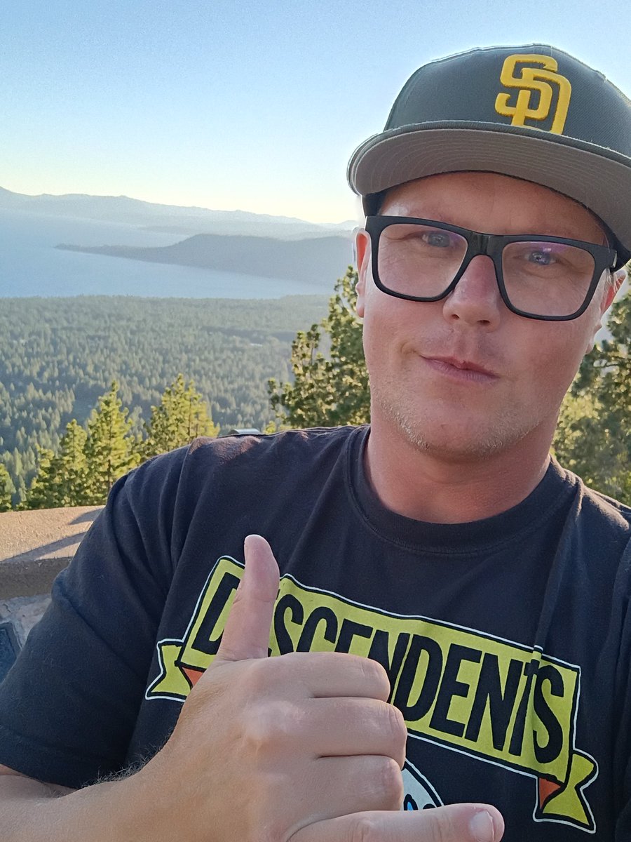 bigtex182's tweet photo. Took an accidental toad Trip to Tahoe today. That place is fucking magic. https://t.co/LEqDts0uUQ