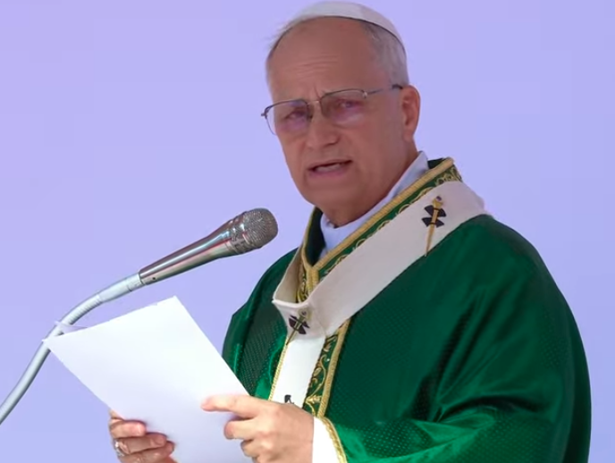 Pope Leo: There is a burning question in our hearts, a need for truth that we cannot ignore, which leads us to ask ourselves: what is true happiness? What is the true meaning of life? What can free us from being trapped in meaninglessness, boredom and mediocrity? #jubileeofyouth