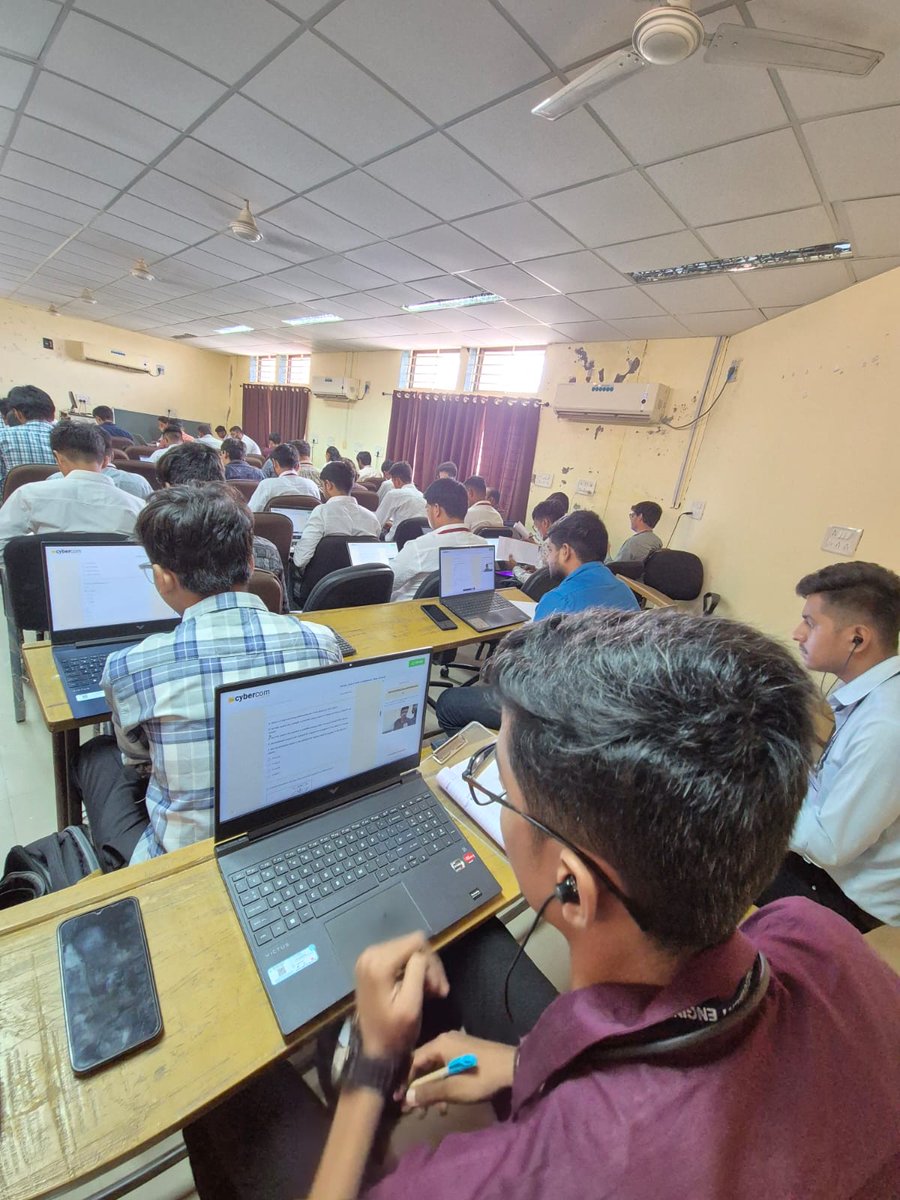 gecm_official's tweet photo. 🚀 Placement Drive 2025
Proud moment for the Department of CE & IT, GEC Modasa, as multiple leading IT companies conducted on-campus recruitment drives!
A great opportunity for our students to showcase their skills and step confidently into the professional world.
#gecm https://t.co/l9i9oUfANk