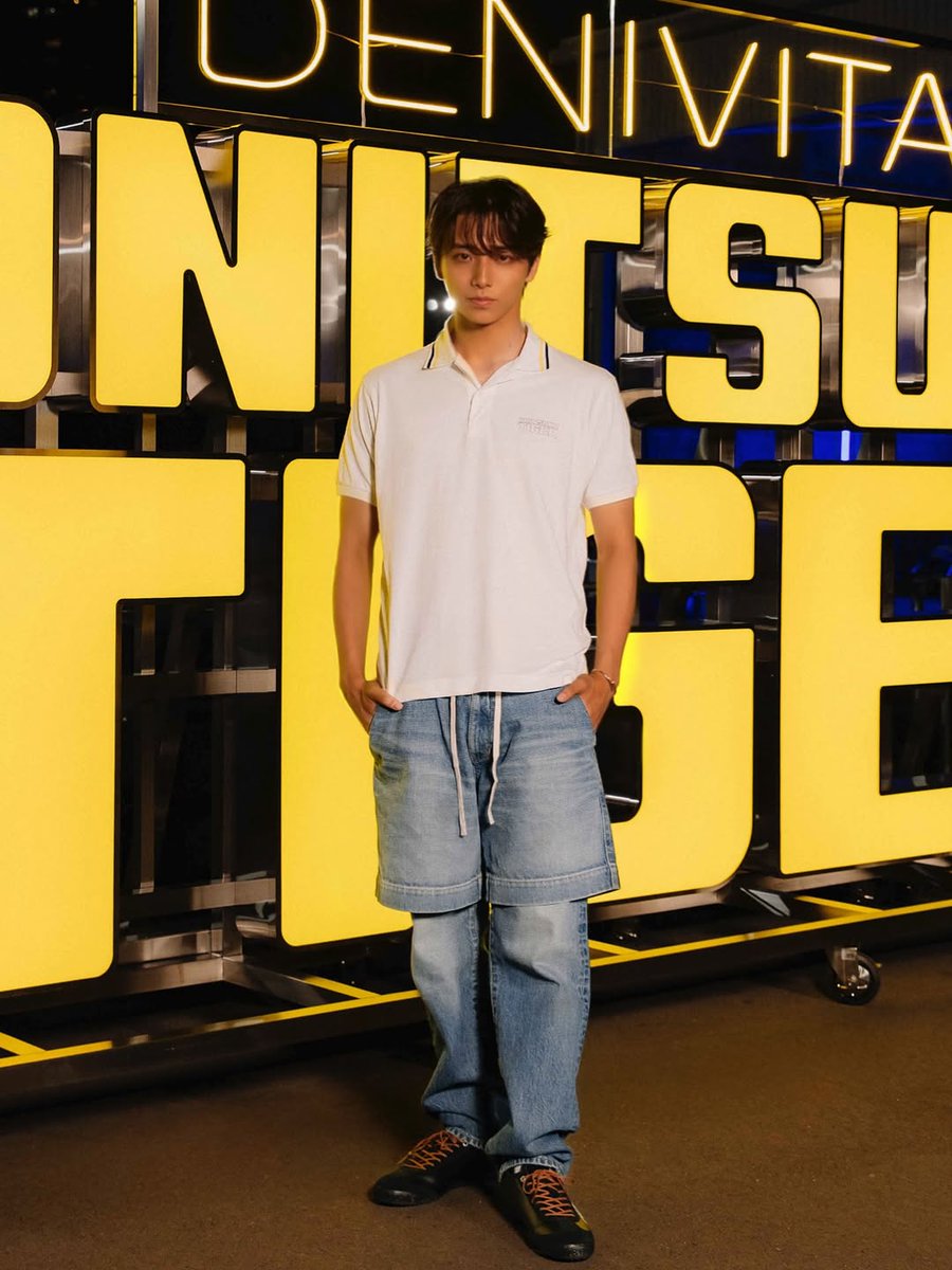 𝖧𝖺𝗒𝖺𝗍𝗈-san and I made it to 𝖮𝗇𝗂𝗍𝗌𝗎𝗄𝖺 𝖳𝗂𝗀𝖾𝗋's official feed! We rocked the 𝖠𝖶𝟤𝟧 𝖣𝖤𝖭𝖨𝖵𝖨𝖳𝖠 collection, and the best part is ... it's already in stores. Go get yours!