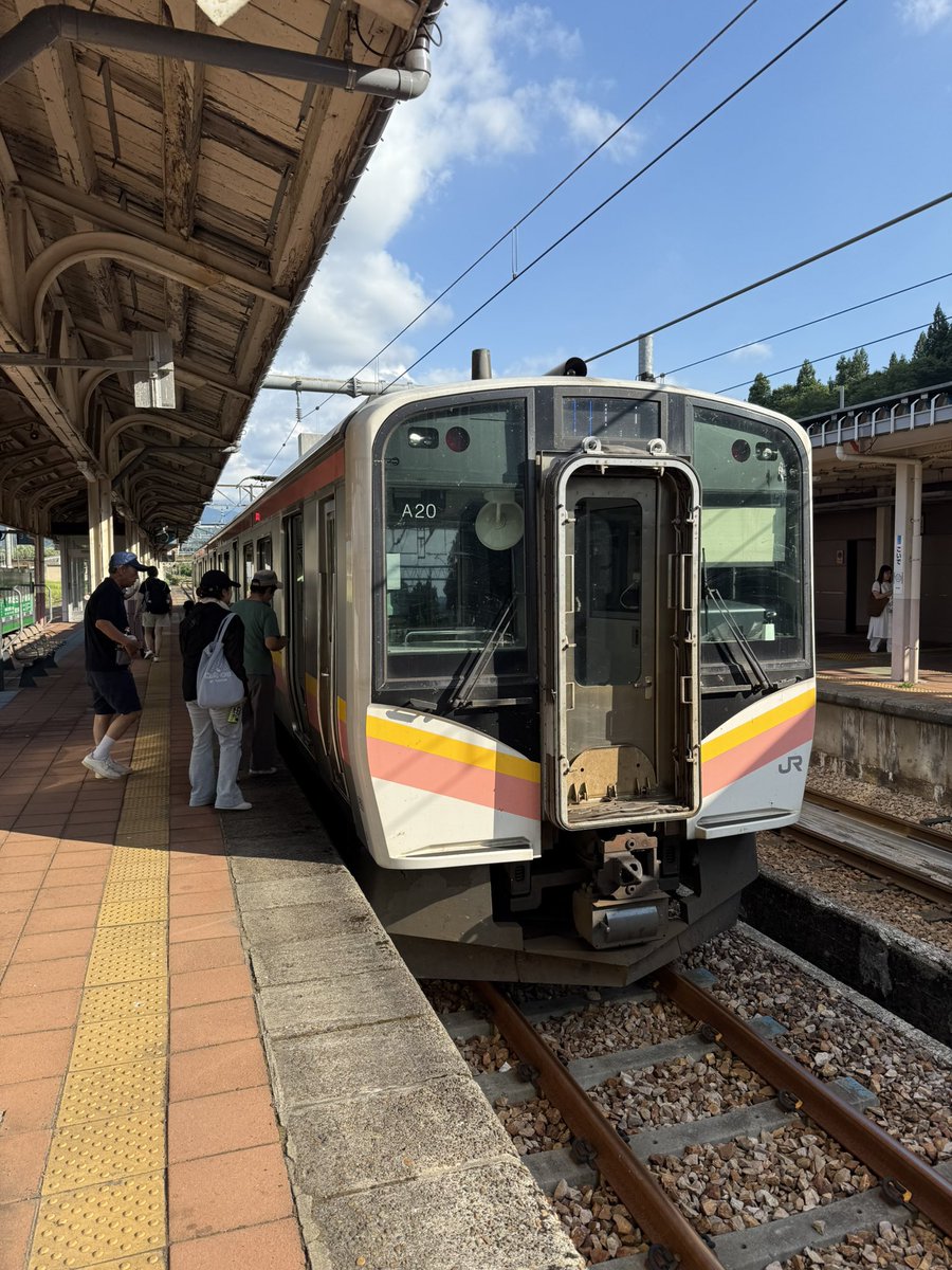 yo_yamane's tweet photo. 臨時列車で長岡花火へGO https://t.co/CSzmtextlK