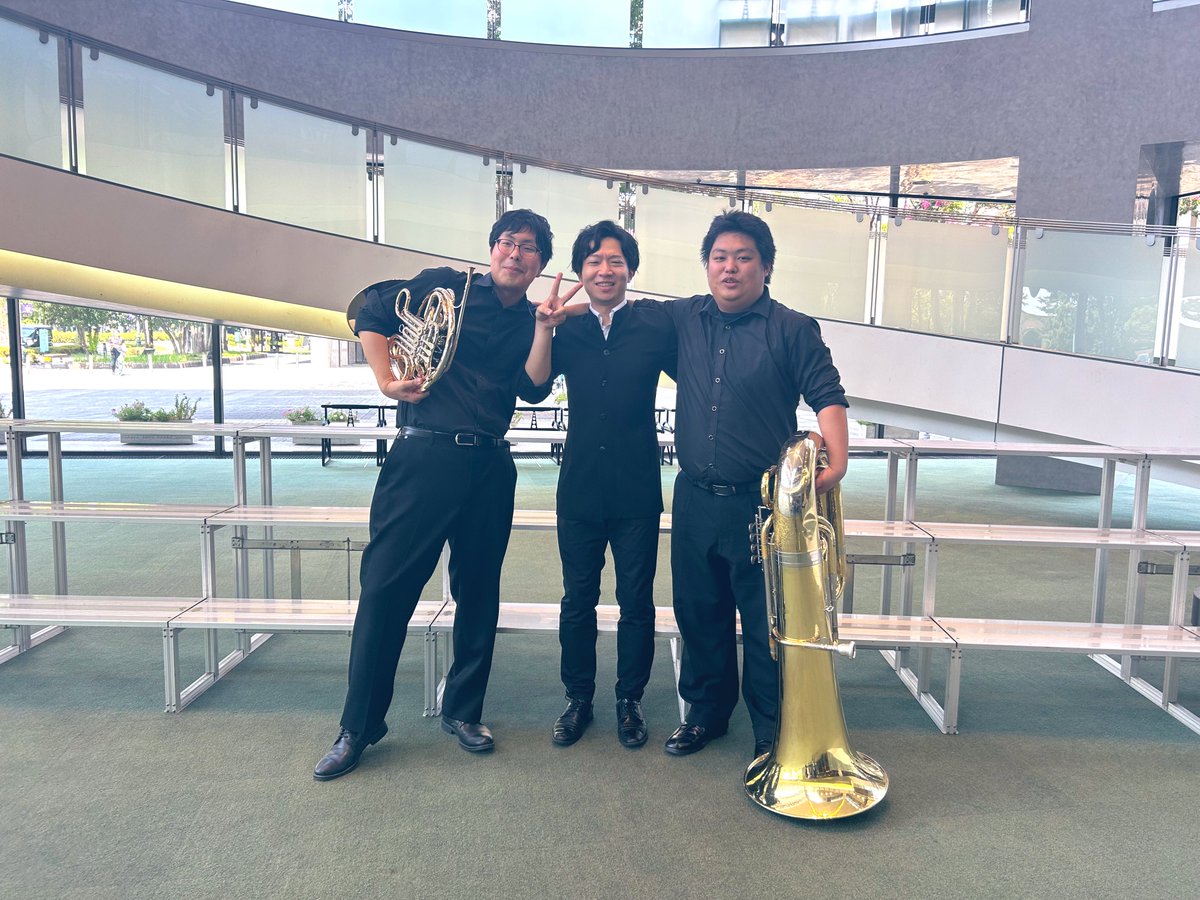 SurugadaiBrass's tweet photo. こんにちは☀️
本日行われた、第66回埼玉県吹奏楽コンクール大学Dの部にて、【銀賞】を受賞致しました‼️
15人という少ない人数ながらも、私達らしく、素敵な音楽がお届けできたと思います！
ご指導・応援・お手伝いいただいた方々、本当にありがとうございました✨ https://t.co/VPB6Gn2Gha