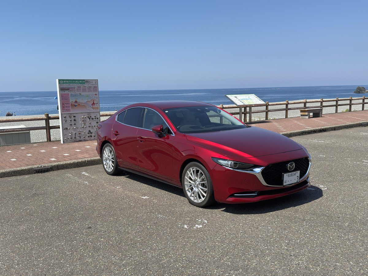 今月から車高調買うまで洗車用品買いません😤
#MAZDA3day