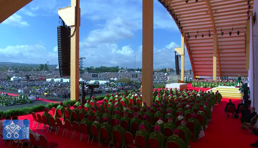 Pope Leo: Dear young people, Jesus is our hope…Aspire to great things, to holiness, wherever you are. Do not settle for less. You will then see the light of the Gospel growing every day, in you and around you. #jubileeofyouth