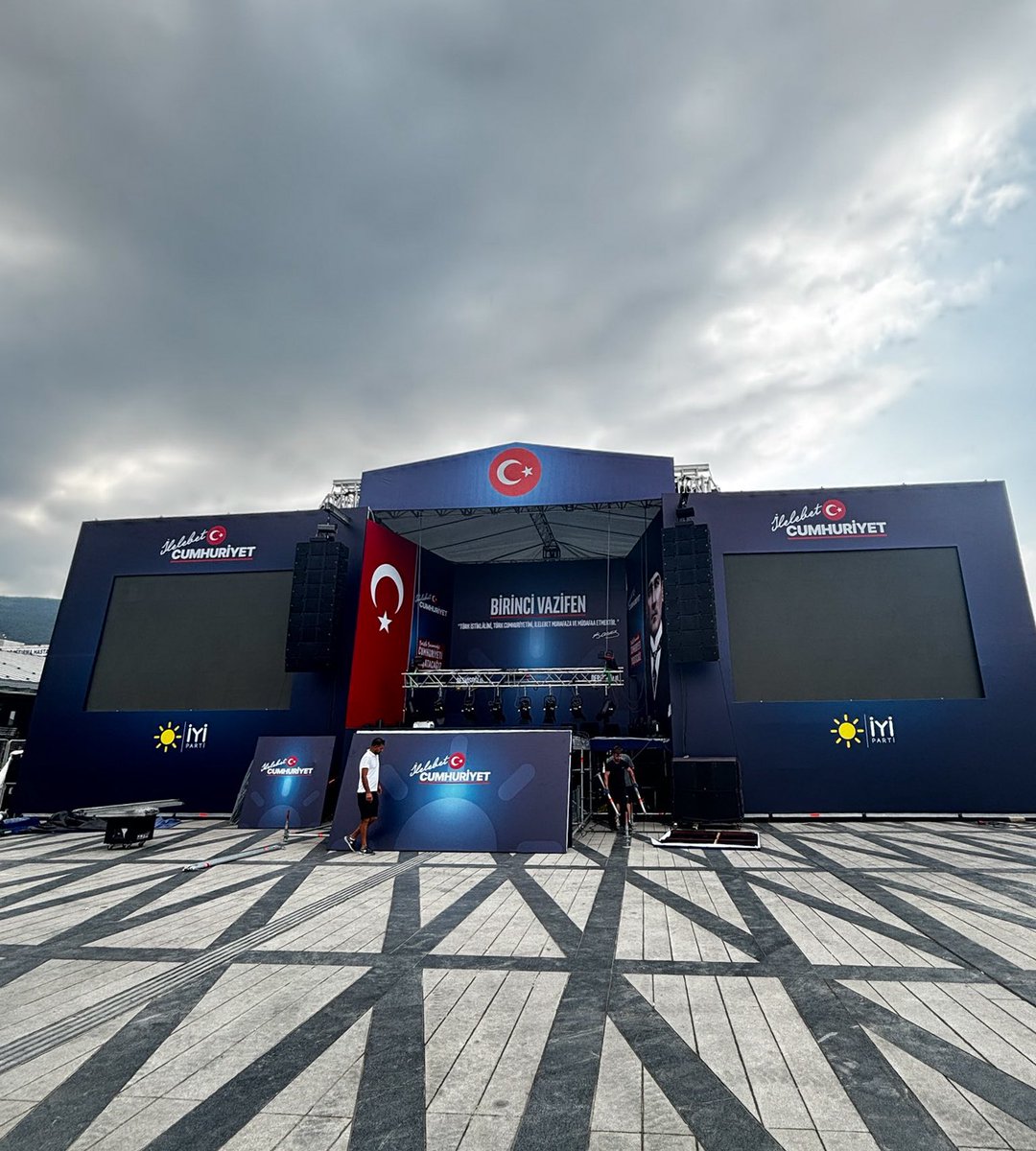 Türk Milleti’nin vatansever, İYİ ve cesur evlatları!

Bursa’dan yakacağımız mücadelemizin meşalesi, Anadolu’nun dört bir yanını aydınlatacak, Türk’ün güneşi yeniden doğacaktır.

Bu zorlu ve kutlu yolda Rabbim bizleri muvaffak eylesin. Mücadelemizin lideri Genel Başkanımız Sayın