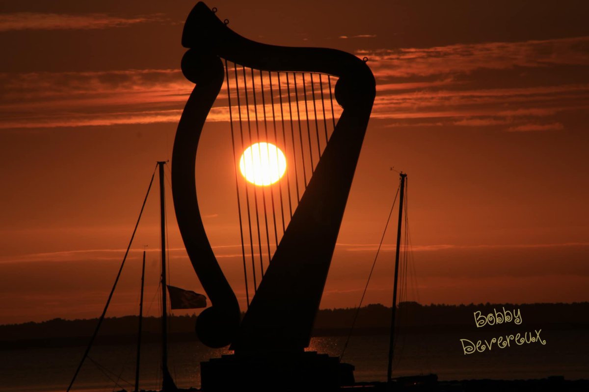 Another great <a href="/fleadhcheoil/">Comhaltas Fleadh Cheoil</a> arrives in wonderful #Wexford We look forward to welcoming many thousands to our great town. Bobby Devereaux captured this morning’s sunrise Aug’ 3rd as we begin another <a href="/Comhaltas/">Comhaltas (CCÉ)</a> extravaganza! <a href="/Independent_ie/">Irish Independent</a> <a href="/rte/">RTÉ</a> <a href="/TG4TV/">TG4</a> <a href="/SouthEastRadio/">South East Radio</a> <a href="/wexfordcoco/">Wexford County Council</a>