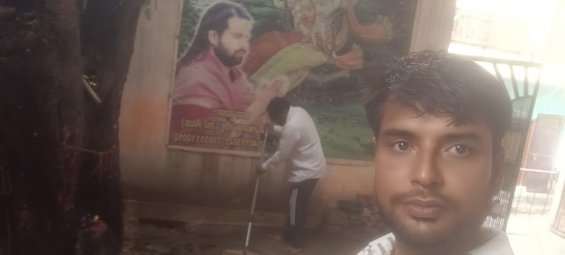 SunilChaudhari_'s tweet photo. @HinduEcosystem_  की टीम भाई @Rahultanwar108 के नेतृत्व में शिव मंदिर मोलरबंद एक्सटेंशन बदरपुर में #मंदिर_स्वच्छता_सेवा_अभियान का हिस्सा बनें। 

#CleanTempleCleanNation https://t.co/zW5fwJ2wKe