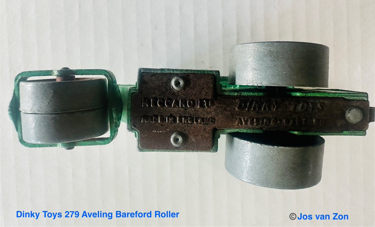 JosVanZon's tweet photo. I will post multiple pictures of my #DinkyToys collection every Sunday (starting December 1st 2024). These are cars that have been played with, so some are damaged.
Today this one from 1965 nr:279 #Aveling #BarefordRoller #DinkyToy #DinkyEngland #Meccano #Liverpool #ClassicCars https://t.co/nVpirJH6jR