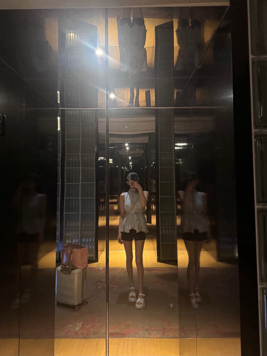 m_u_83586's tweet image. 紙袋だせー